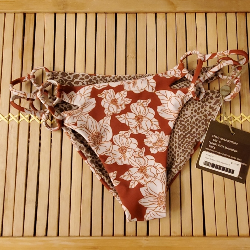 Acacia Nusa Bottom, S